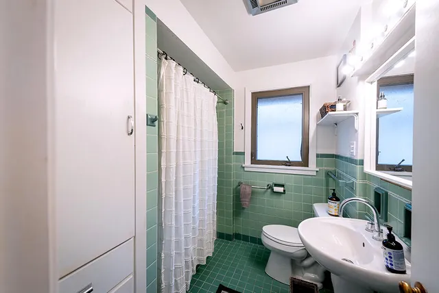 $405,000 | 2320 North Main Street, Racine, WI 53402