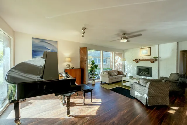 $405,000 | 2320 North Main Street, Racine, WI 53402