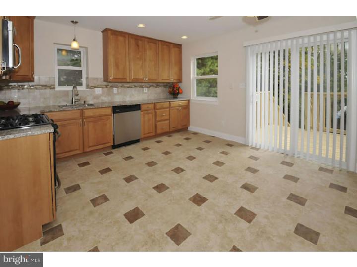 405 Avenue C Horsham, PA 19044 - Photo 4 of 17 Gallery Image 4