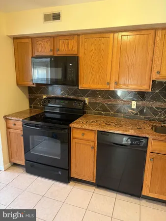 $195,000 | 18 Sawmill Run, Unit 18, Norristown, PA 19401
