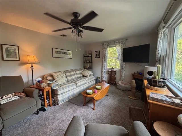 $2,700 | 6 Hickory Avenue, Middletown, RI 02842