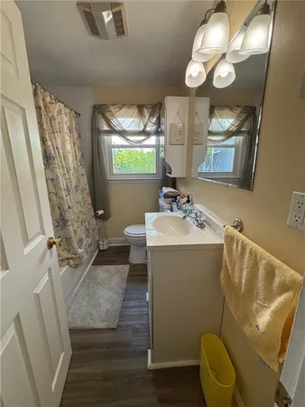 $2,700 | 6 Hickory Avenue, Middletown, RI 02842