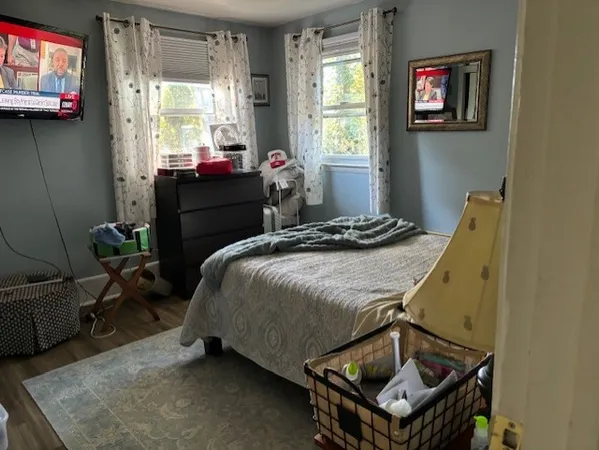 $2,700 | 6 Hickory Avenue, Middletown, RI 02842