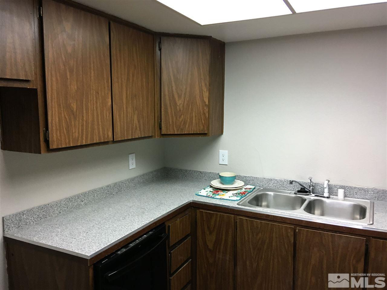 93 Vista Rafael Parkway Reno, NV 89503 - Photo 4 of 22 Photo 4