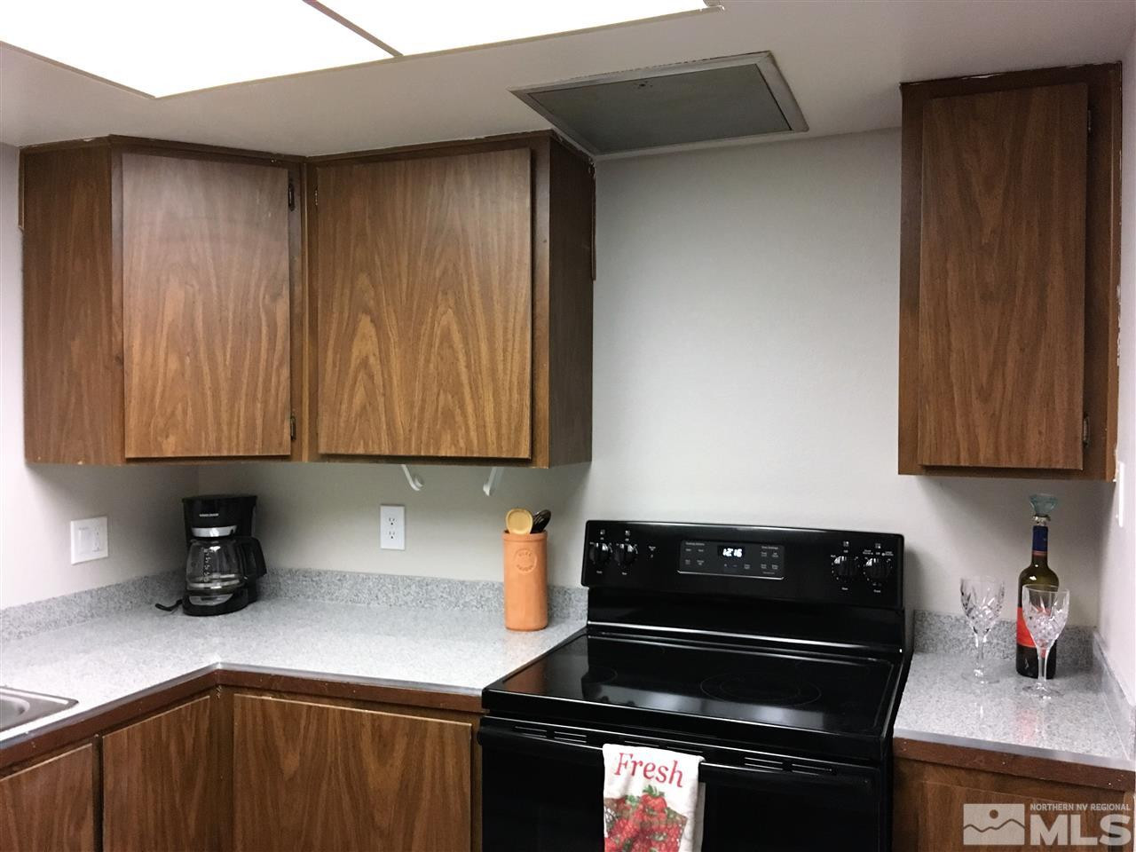 93 Vista Rafael Parkway Reno, NV 89503 - Photo 6 of 22 Photo 6