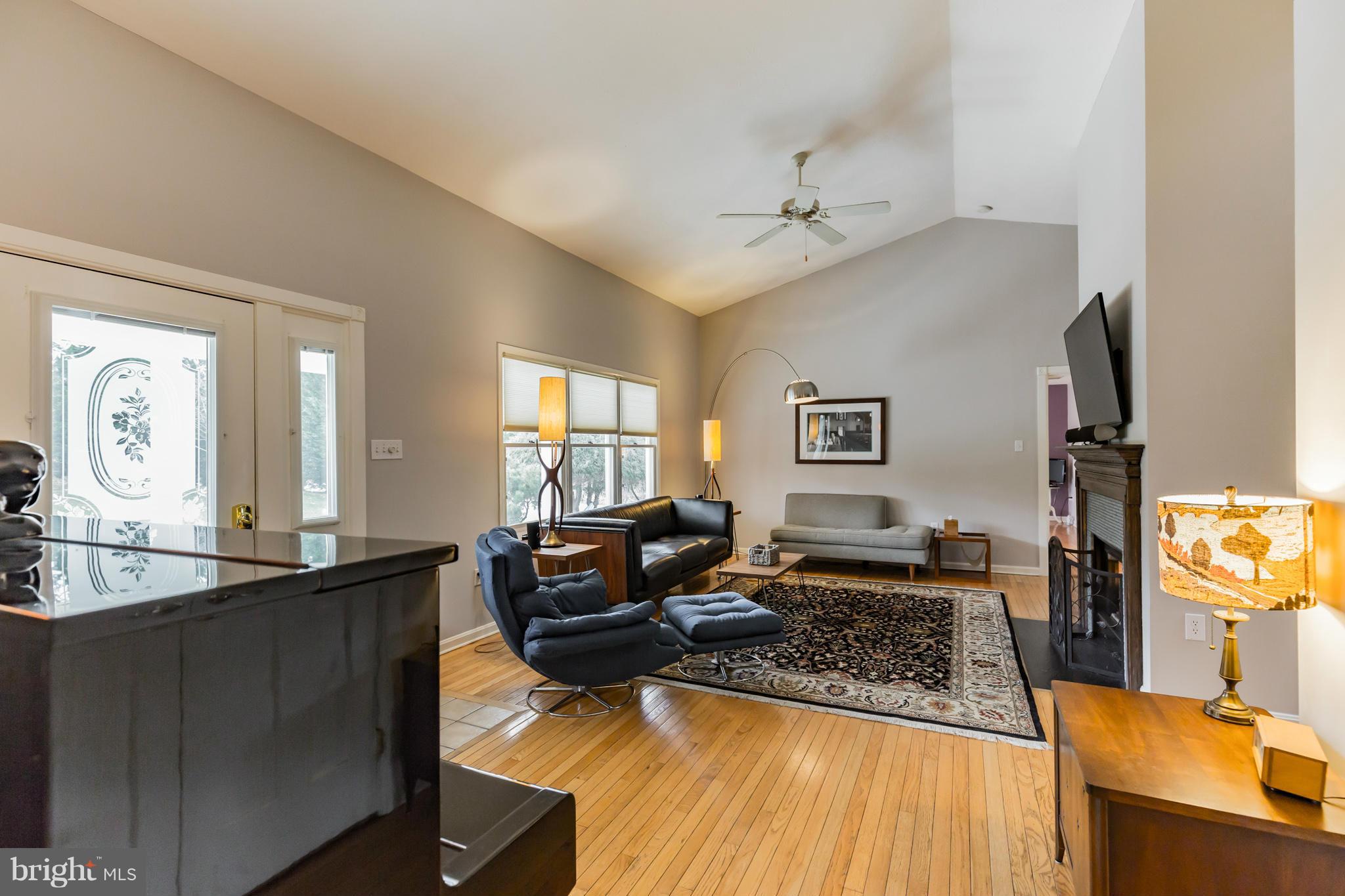 2005 Kings Landing Road Huntingtown, MD 20639 - Photo 5 of 29 Family Room