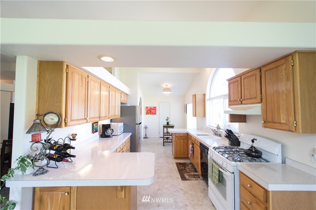 5102 Anderson Road Blaine, WA 98230 - Photo 9 of 22 Gallery Image 9