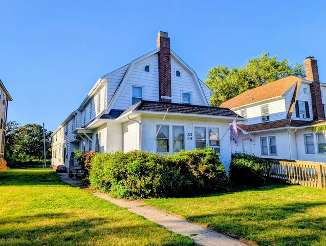 $680,000 | 532-534 College Avenue, DeKalb, IL 60115