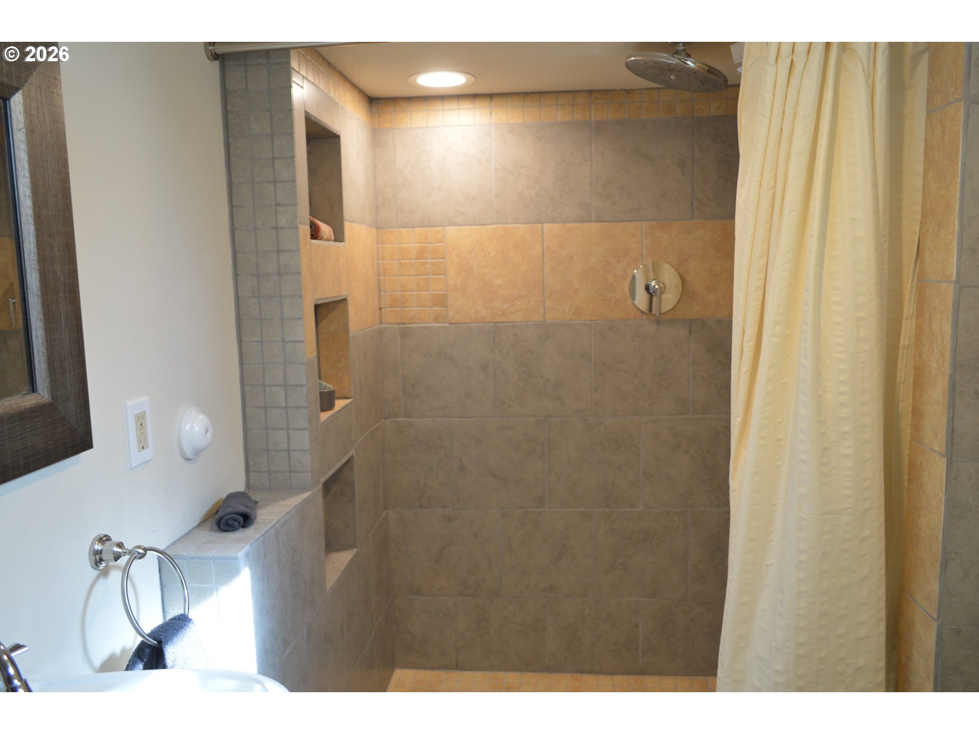 1935 Bench Road Vale, OR 97918 - Photo 24 of 25 a bathroom with a sink and mirror