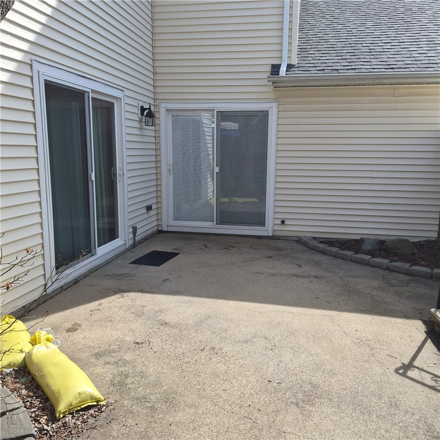 956 Brighton Way Warwick, RI 02886 - Photo 5 of 6