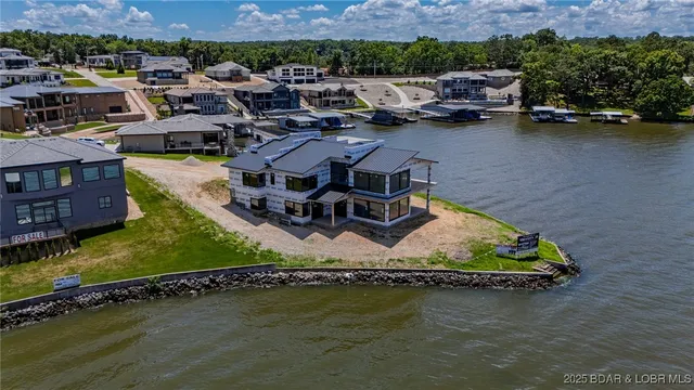 $6,990,000 | 10 Shootout Drive, Osage Beach, MO 65065