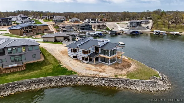 $6,990,000 | 10 Shootout Drive, Osage Beach, MO 65065