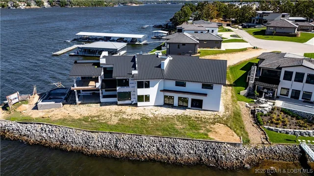 $6,990,000 | 10 Shootout Drive, Osage Beach, MO 65065