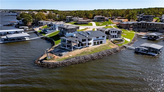 $6,990,000 | 10 Shootout Drive, Osage Beach, MO 65065