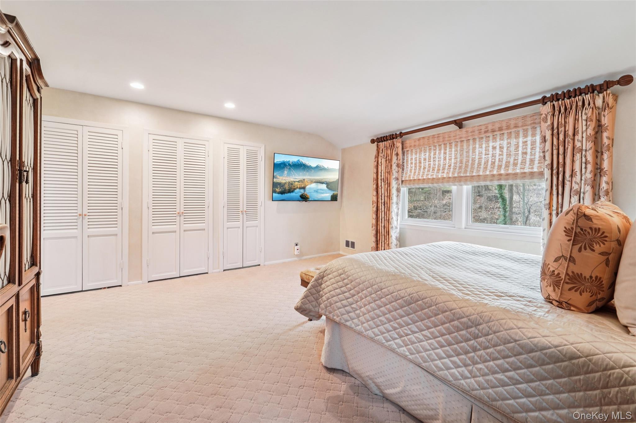 6 Robins Roost Rye Brook, NY 10573 - Photo 13 of 29
