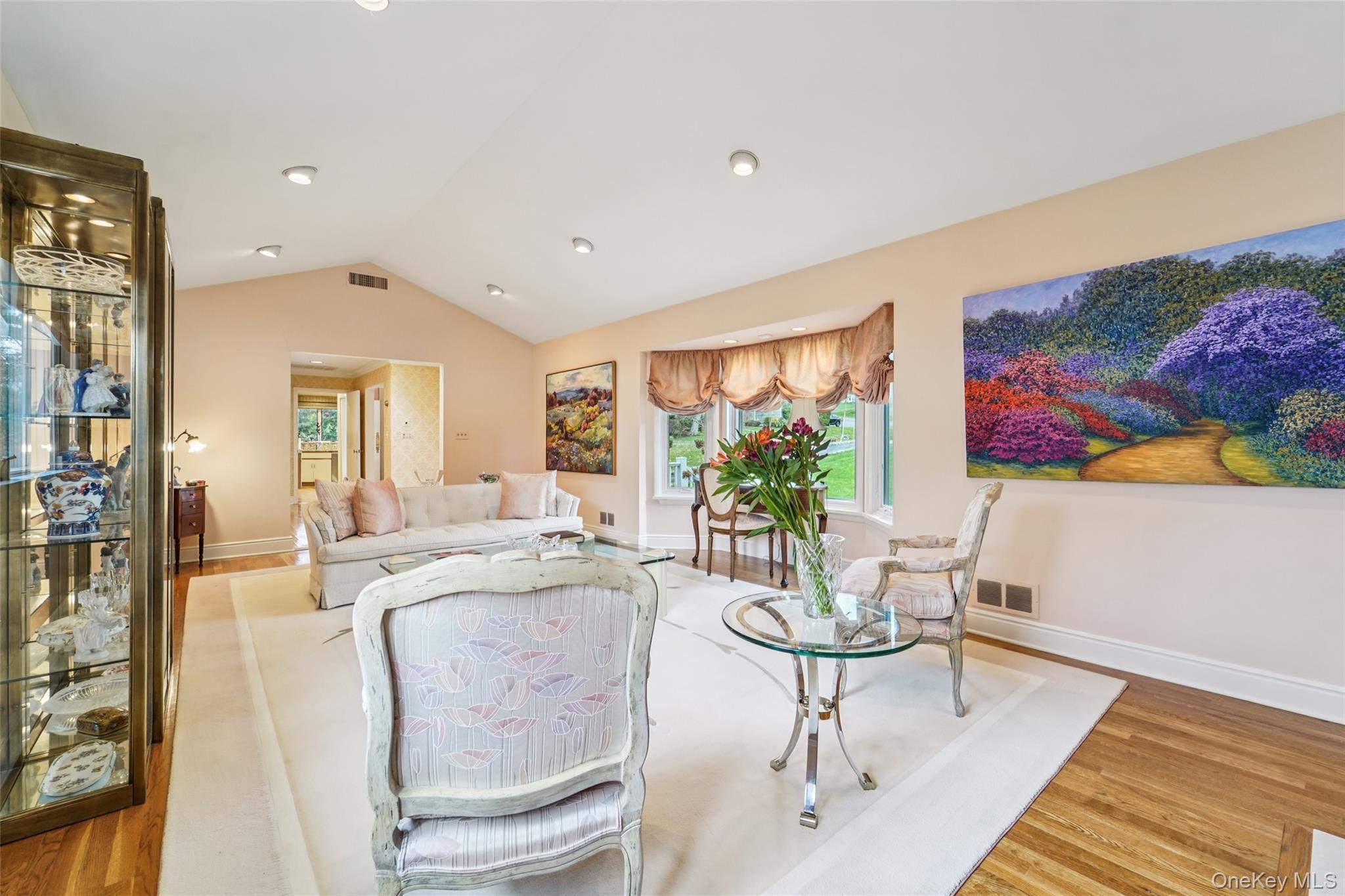 6 Robins Roost Rye Brook, NY 10573 - Photo 4 of 29