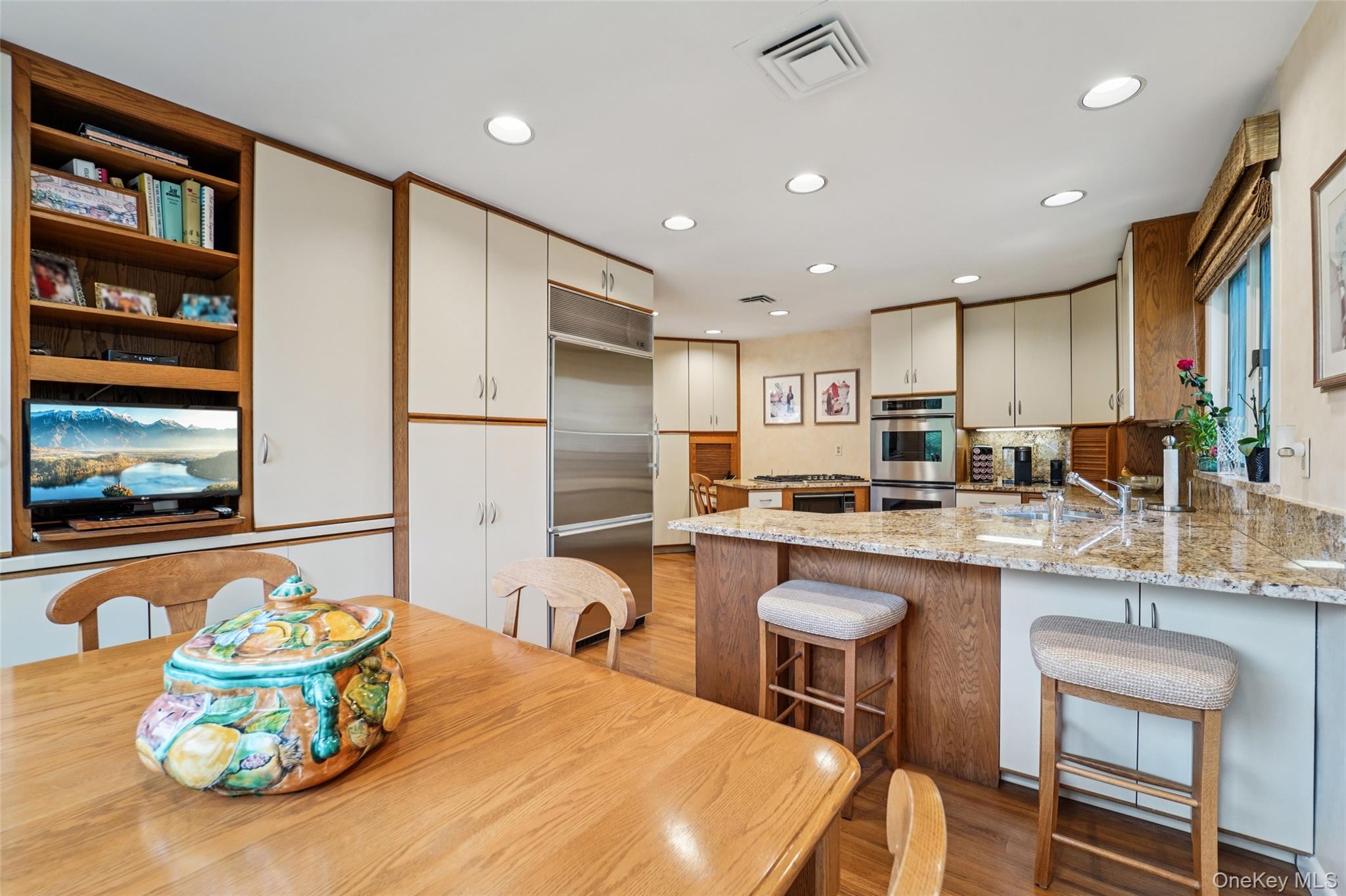 6 Robins Roost Rye Brook, NY 10573 - Photo 7 of 29