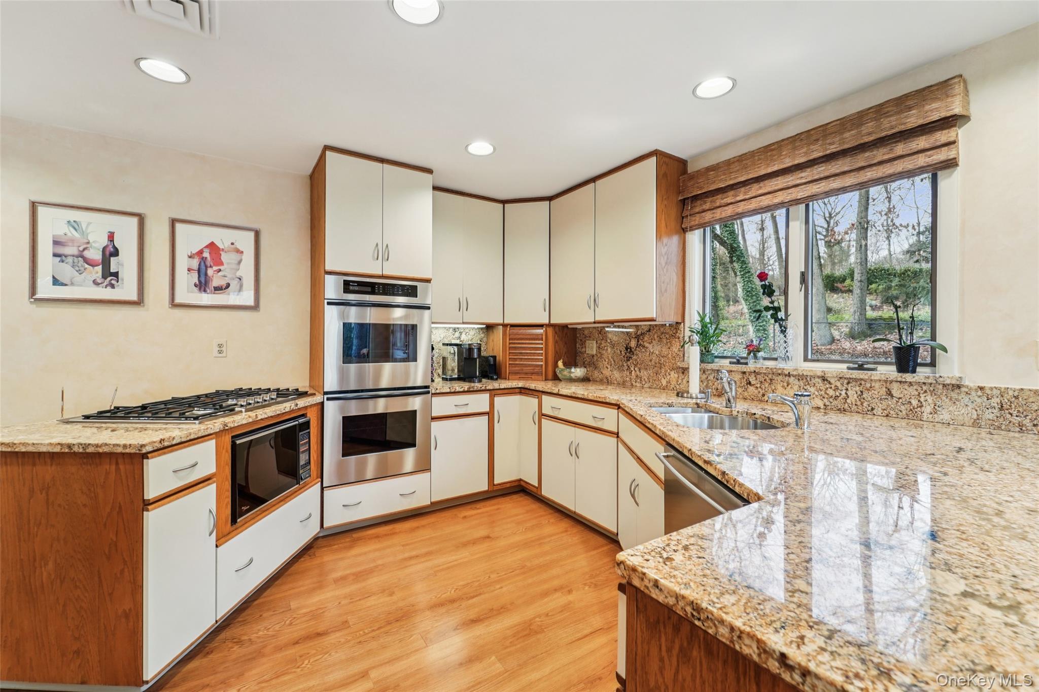 6 Robins Roost Rye Brook, NY 10573 - Photo 10 of 29