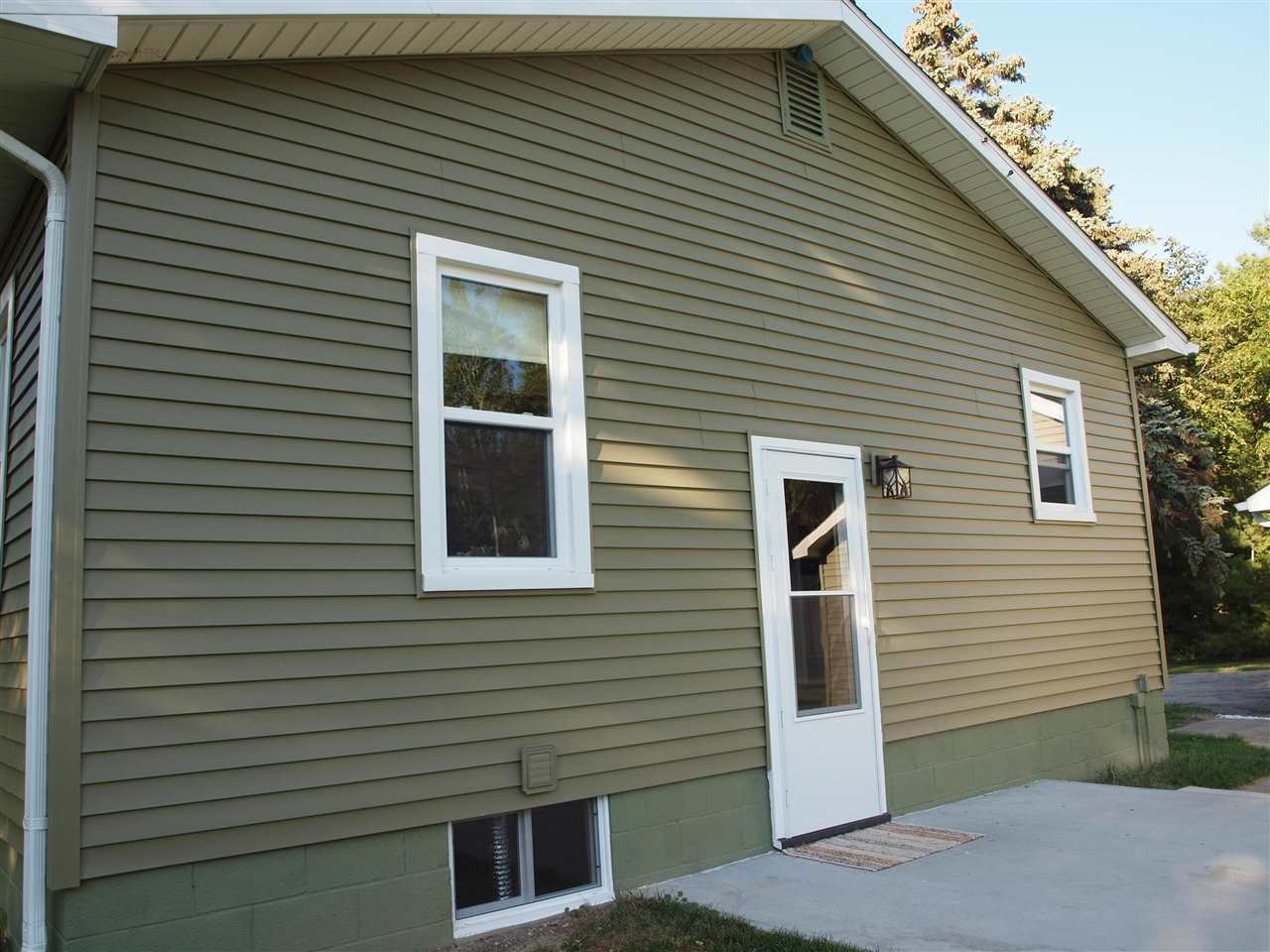 12281 West Mount Morris Road Flushing, MI 48433 - Photo 9 of 39 50055582-8.JPG
