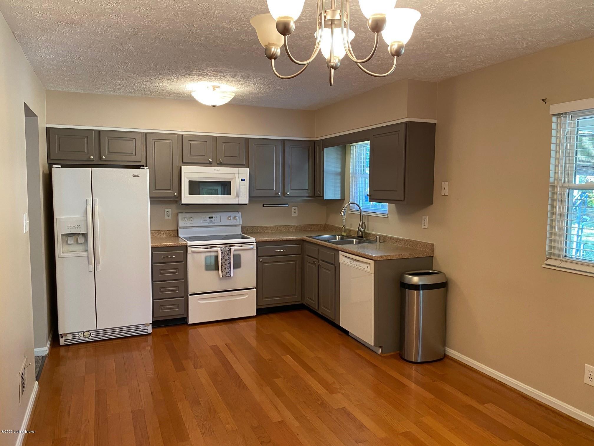 10409 St Rene Road Louisville, KY 40299 - Photo 3 of 18 Fully Equipped Kitchen