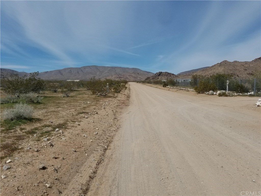 304 Spinel Road Lucerne Valley, CA 92356 - Photo 7 of 8 Gallery Image 7