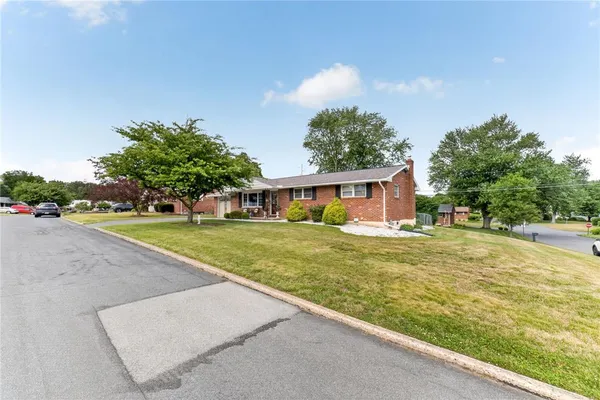 $450,000 | 7290 Heather Road, Macungie, PA 18062