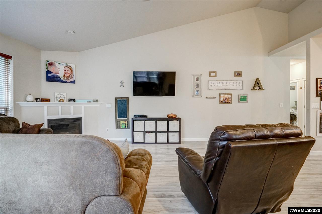 915 Salamander Road Southeast Jefferson, OR 97352 - Photo 16 of 33 Gallery Image 16