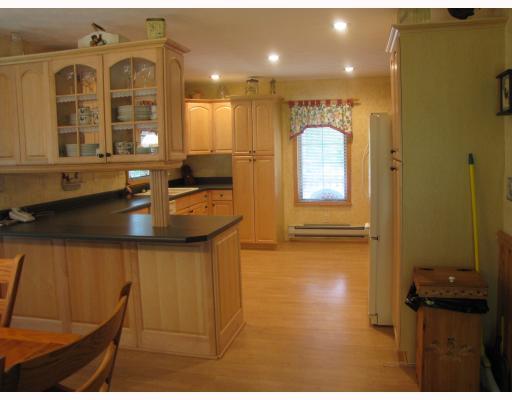 133 County Line Road Harrisville, PA 16038 - Photo 5 of 15 Kitchen.