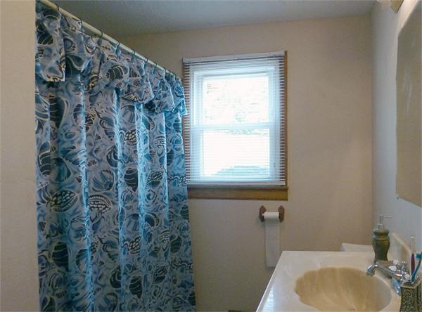 440 Grayson Drive Springfield, MA 01119 - Photo 11 of 18 Gallery Image 11