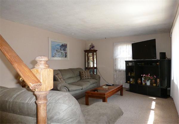 440 Grayson Drive Springfield, MA 01119 - Photo 2 of 18 Gallery Image 2