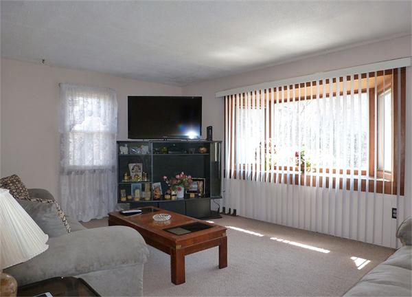 440 Grayson Drive Springfield, MA 01119 - Photo 3 of 18 Gallery Image 3