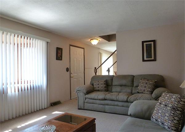 440 Grayson Drive Springfield, MA 01119 - Photo 4 of 18 Gallery Image 4