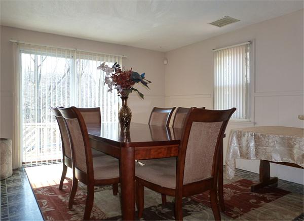 440 Grayson Drive Springfield, MA 01119 - Photo 5 of 18 Gallery Image 5