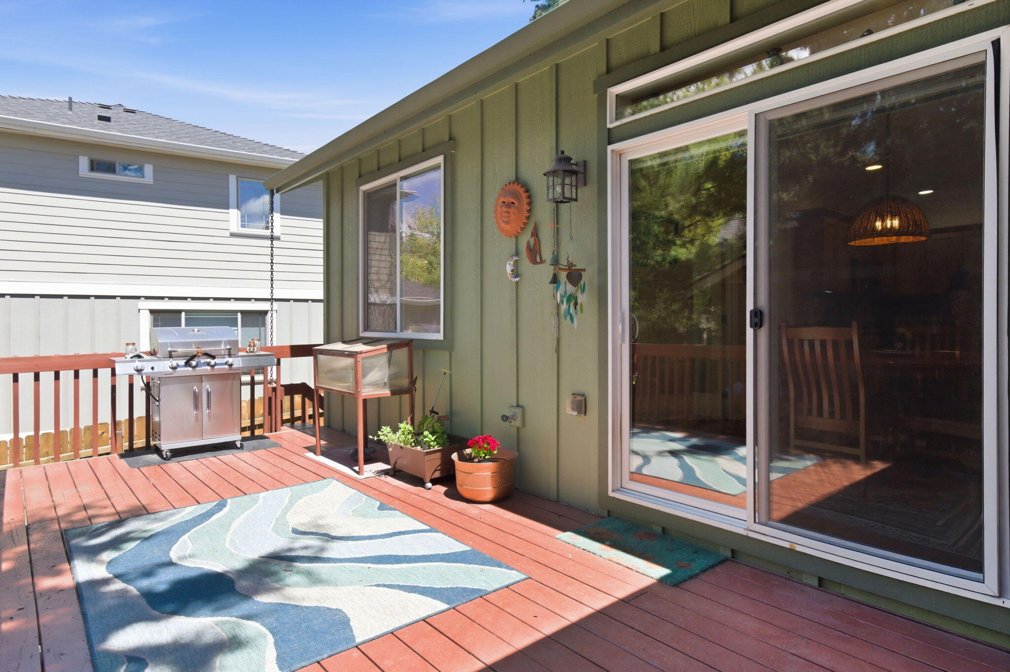 62944 Fresca Street Bend, OR 97703 - Photo 27 of 32 a room with musical instrument and windows