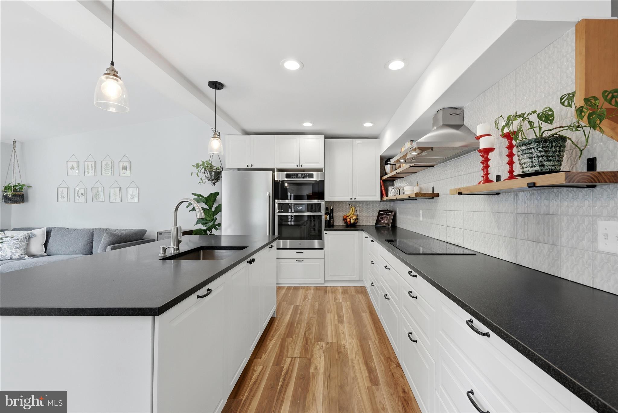 405 Edwards Ferry Road Northeast Leesburg, VA 20176 - Photo 14 of 95 Kitchen