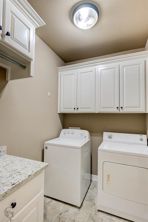 922 Antler Drive Haughton, LA 71037 - Photo 22 of 24 White shaker-style cabinetry with crown molding