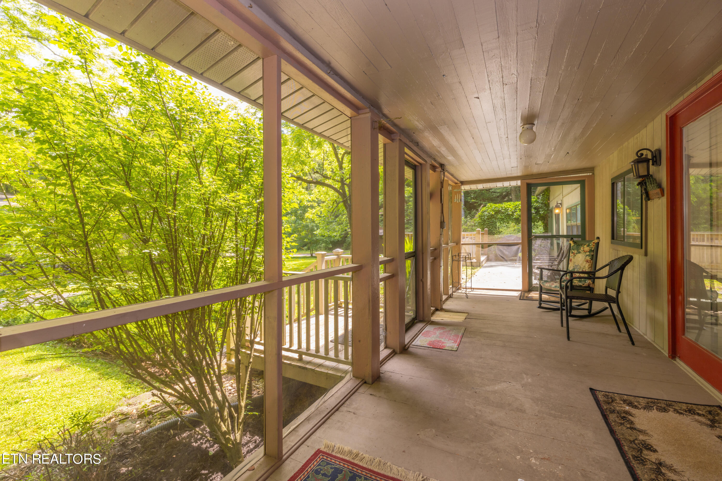 3113 N Clear Fork