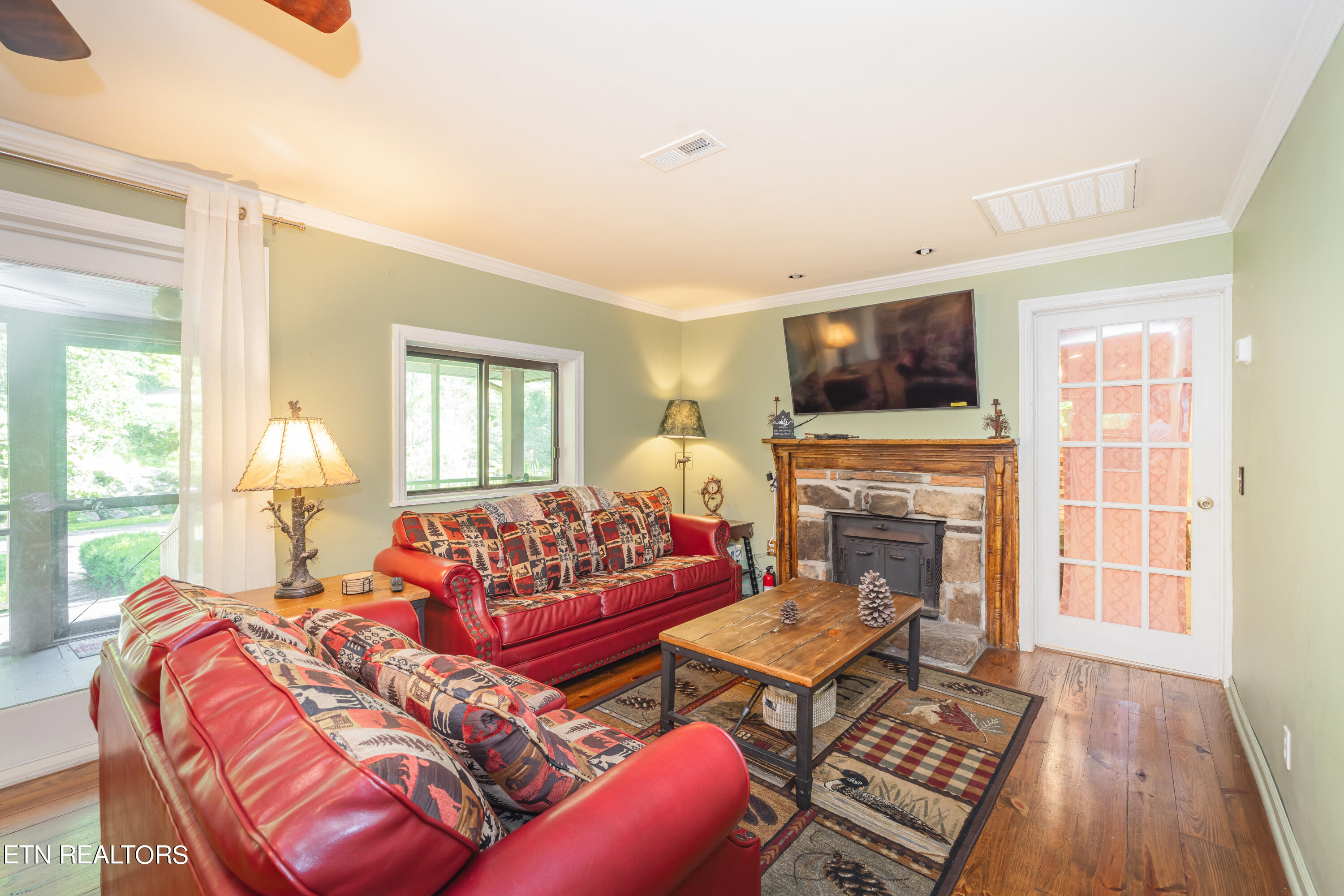 3113 N Clear Fork