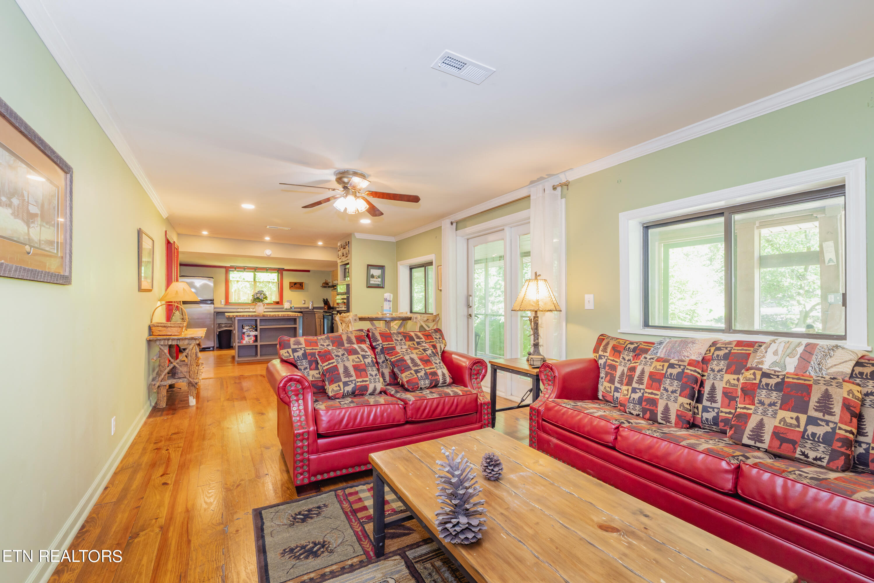 3113 N Clear Fork
