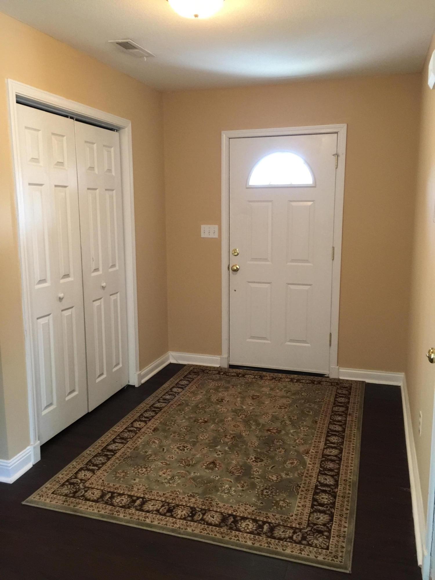 811 Spring Park Road Knoxville, TN 37914 - Photo 3 of 29 09EE655E-1453-4DB4-A8F9-4B7F12B068F2
