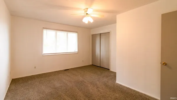 $200,000 | 1947 North Tree Street, Parker City, IN 47368