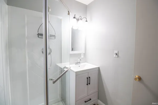 $200,000 | 1947 North Tree Street, Parker City, IN 47368