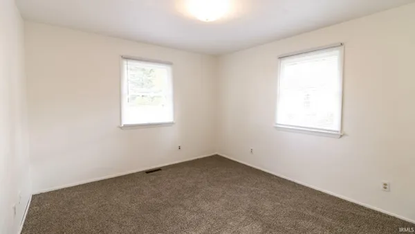 $200,000 | 1947 North Tree Street, Parker City, IN 47368