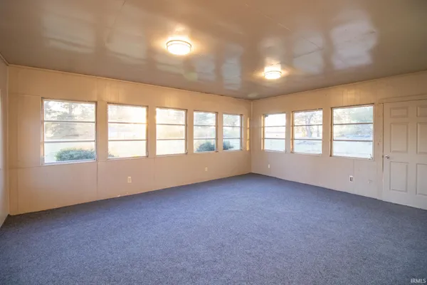 $200,000 | 1947 North Tree Street, Parker City, IN 47368