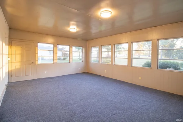 $200,000 | 1947 North Tree Street, Parker City, IN 47368