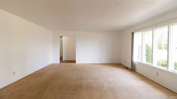 $200,000 | 1947 North Tree Street, Parker City, IN 47368