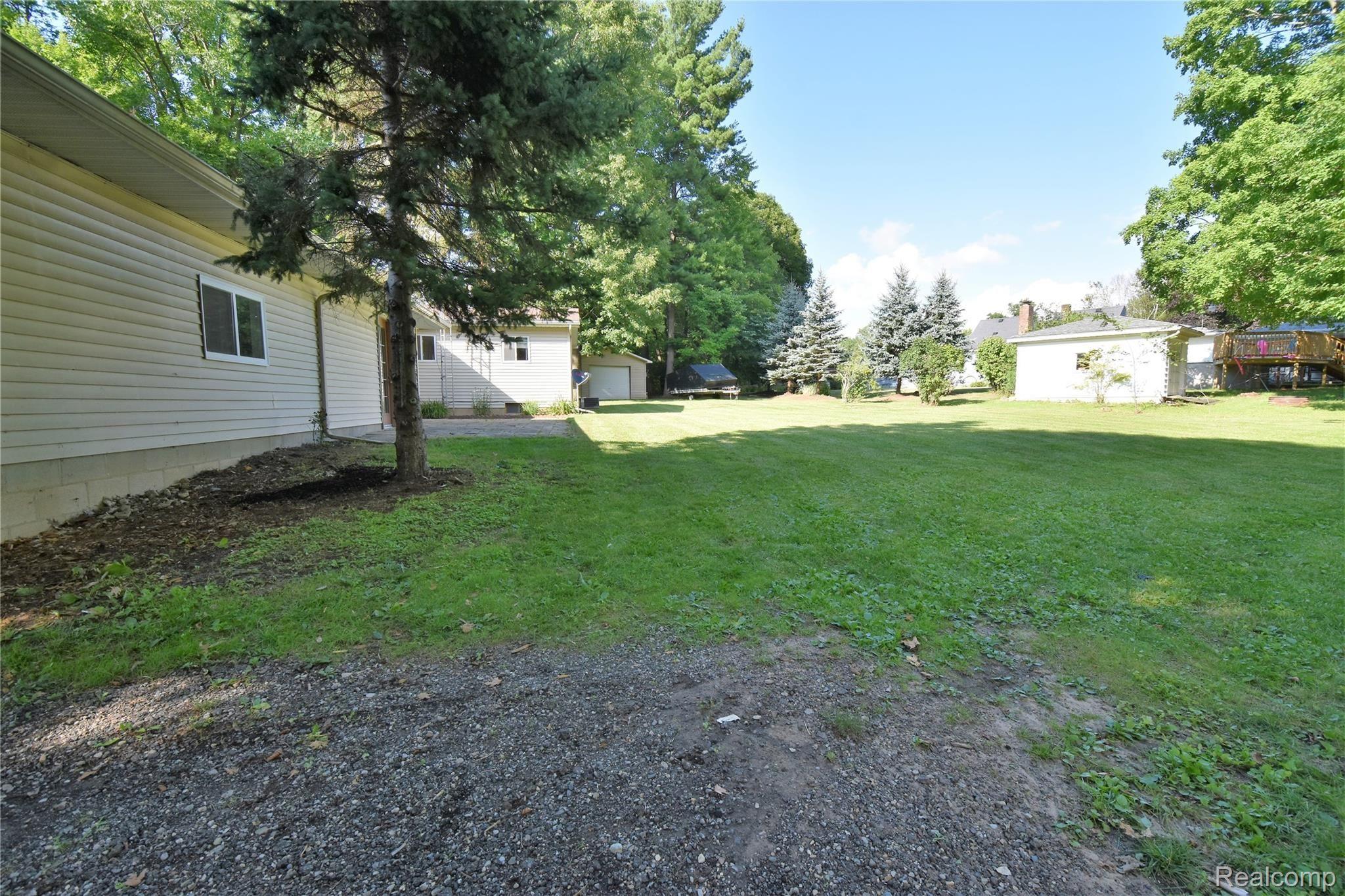 7202 Ridgeview Drive Genesee, MI 48437 - Photo 39 of 39 DSC_4066.JPG