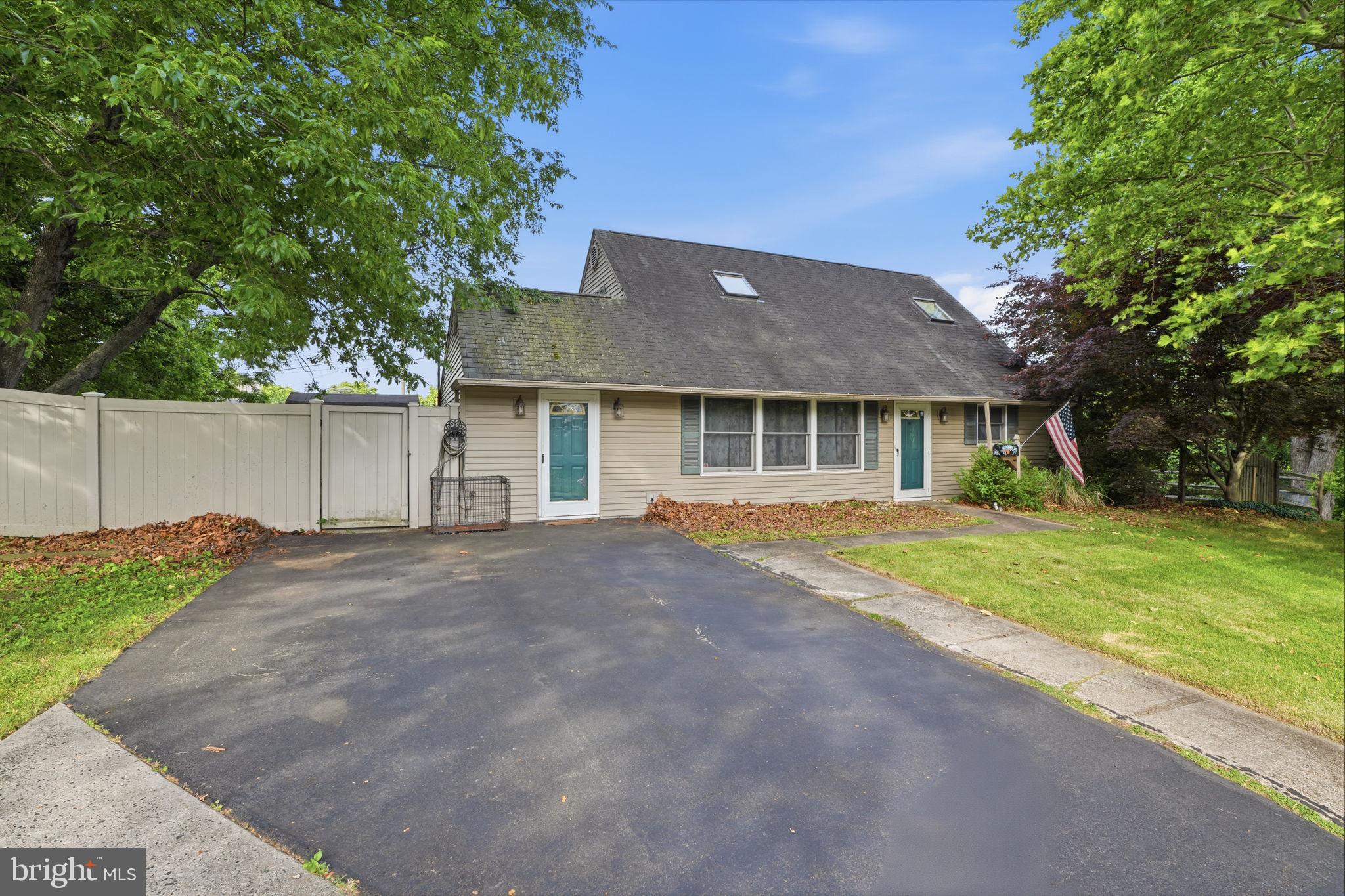 2 Quay Road Levittown, PA 19057 - Photo 4 of 32