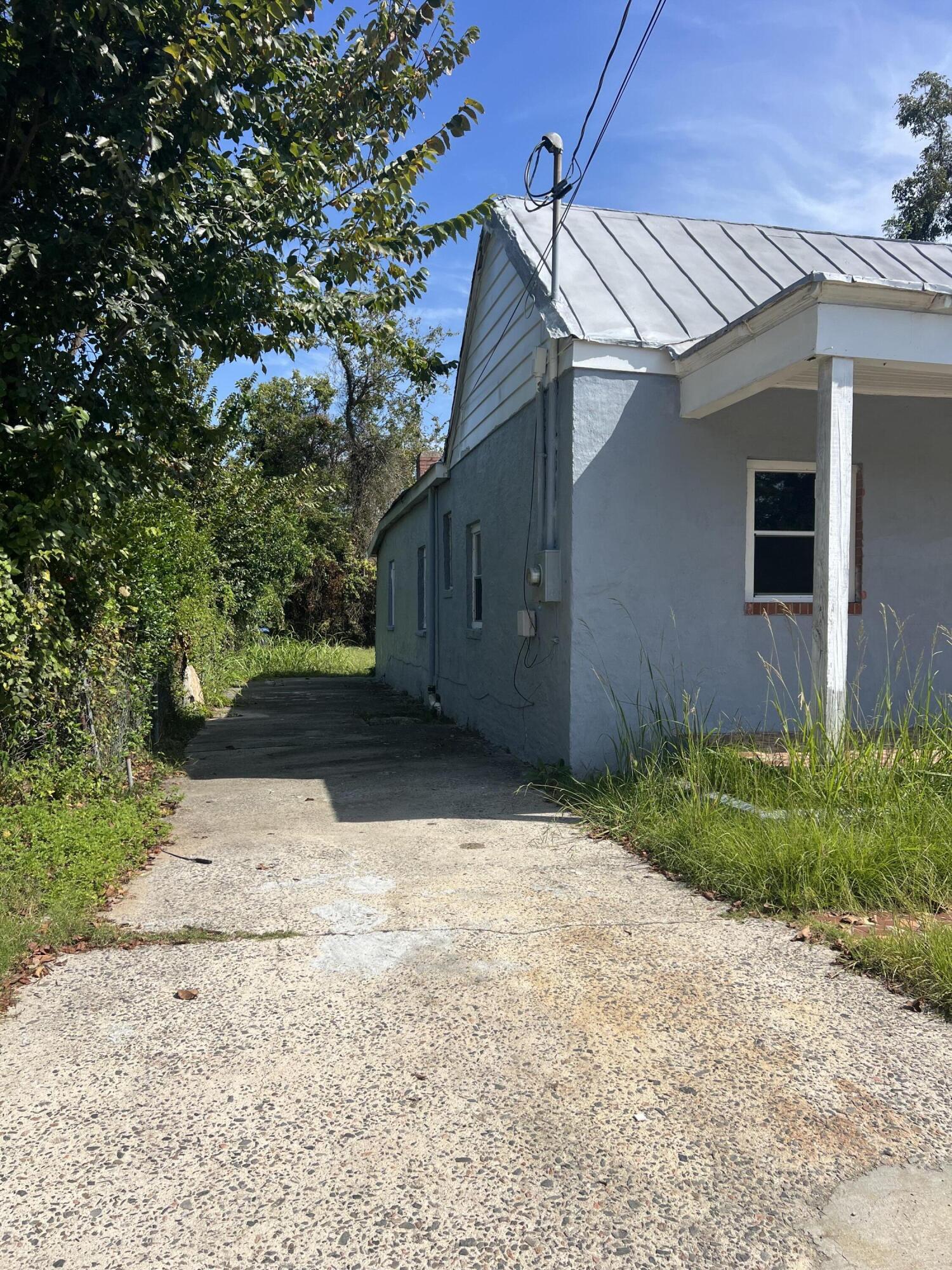 1121 Sharpes Lane Augusta, GA 30901 - Photo 3 of 17 IMG_5031