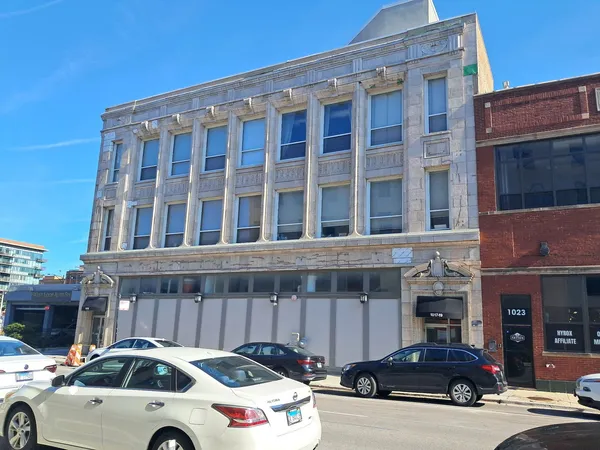$449,900 | 1019 West Jackson Boulevard, Unit 2J, Chicago, IL 60607